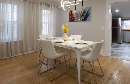 Utica Casa | Quiet, Relaxing and Modern Utica House