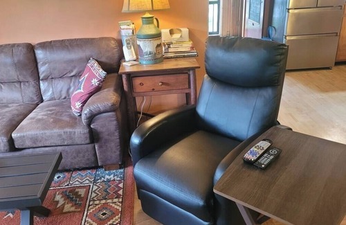 Bradford Casa | Quiet Riverfront Cottage | 2BR, Pet Friendly