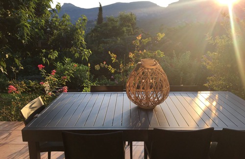 Roquevaire Casa | Villa tranquila, ideal para familias, con piscina e impresionantes vistas.