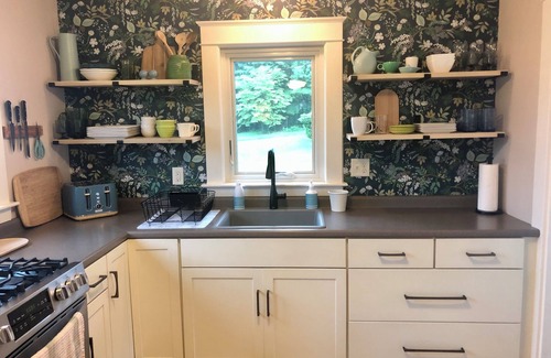 South Eliot Casa | Vistas de agua tranquila, cerca de la ciudad