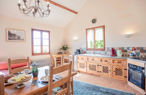 Saint-Germain-les-Belles Casa | Quietly located holiday home with private pool