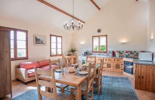 Saint-Germain-les-Belles Casa | Quietly located holiday home with private pool