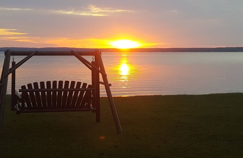Cheboygan Cabaña | Quint Cottage en el hermoso lago Mullett en el norte de Michigan
