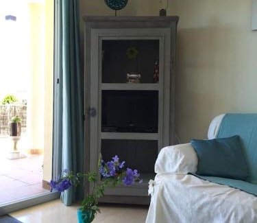 Llanca Apartamento | résidence avec piscine face à la mer, 1ère ligne