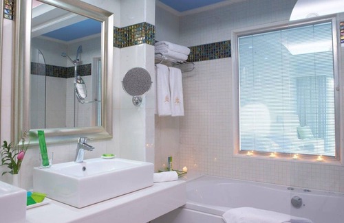 Ixia Apartamento | R 1243 Priam Deluxe Room Sea & Main Pool View With Balcony or terrace, Jacuzzi bathtub & Safe Deposi