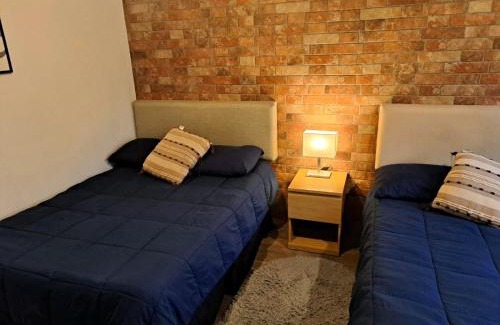 Ciudad López Mateos Apartamento | R05-C46 STUDIO DOBLE frente al ITESM CEM Estudiantes Empresas Ejecutivos Familias Turistas Nómadas BIENVENIDOS! UBICACIÓN ESTRATÉGICA 10min Izcalli-15min Esmeralda-20min Sátelite-25min AIFA