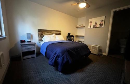 Guerneville Hotel | R3 Hotel LGBTQIA All Welcome Adults Only