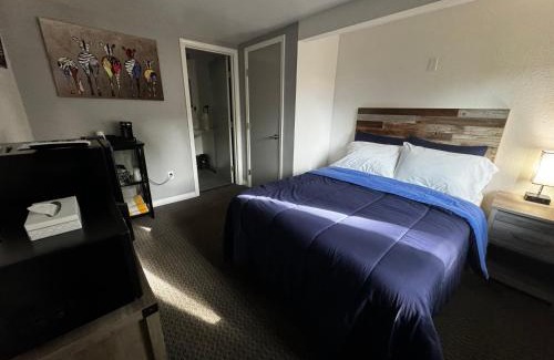 Guerneville Hotel | R3 Hotel LGBTQIA All Welcome Adults Only