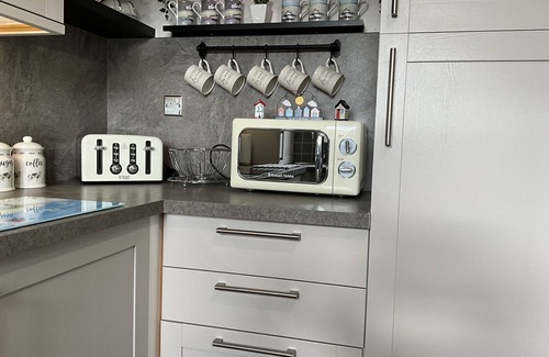 Amble Casa | Descanso de Rachael, acogedor hogar confortable desde casa, le espera una cálida bienvenida.