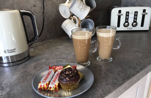 Amble Casa | Descanso de Rachael, acogedor hogar confortable desde casa, le espera una cálida bienvenida.