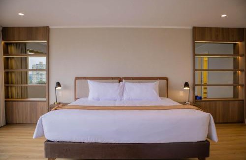 Reducto Apartamento | Radiant 3BR Seaview in Miraflores