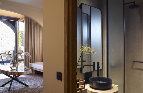 Kamari Hotel | Radisson Blu Zaffron Resort, Santorini