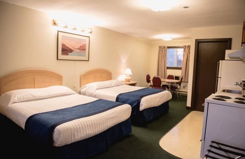 East Kootenay Hotel | Radium Park Lodge