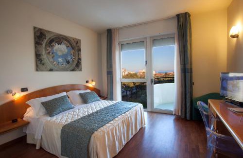 Senigallia Hotel | Raffaello Hotel & Mooka Restaurant