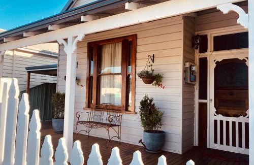 Bunbury Casa | Railway Cottage
