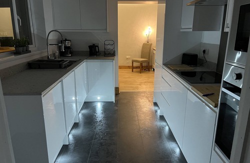 Blyth Cabaña | Railway Cottage Retreat:15min walk to Beach:Beautiful Coastline: Parking: Wifi