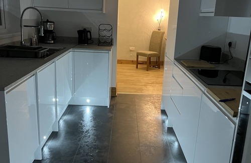 Blyth Cabaña | Railway Cottage Retreat:15min walk to Beach:Beautiful Coastline: Parking: Wifi