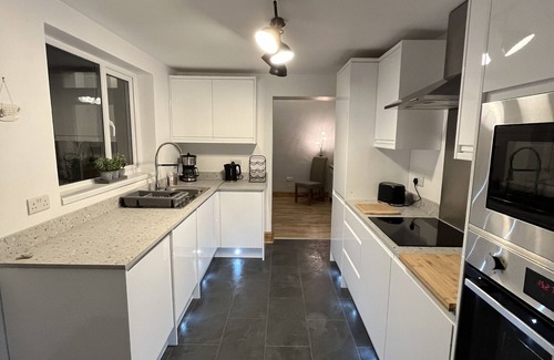 Blyth Cabaña | Railway Cottage Retreat:15min walk to Beach:Beautiful Coastline: Parking: Wifi