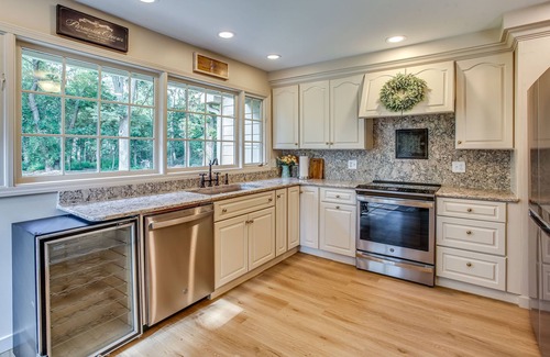 Omaha Casa | Rainwood Cottage in the woods, on a working farm near Lake Cunningham I680 close