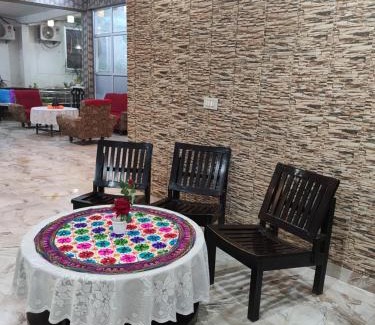 Sultanpur Hotel | Raj Hotel - Since 1960