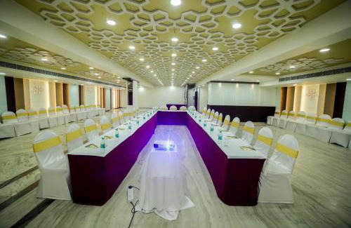 Tirupati Hotel | Raj Park- Hill View