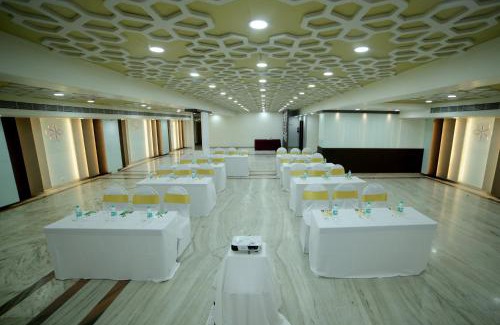 Tirupati Hotel | Raj Park- Hill View