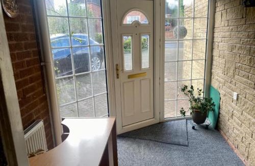 Sutton Coldfield Casa | Raj Rentals