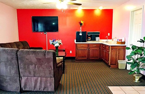 Fruitvale Hotel | Rama Inn Bells