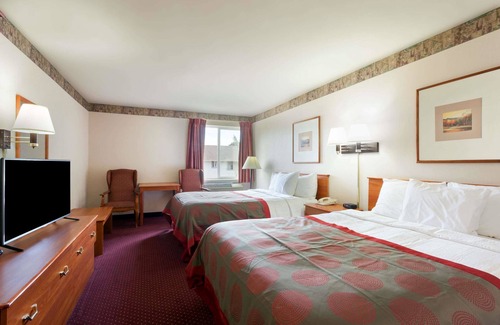 Tukwila Hotel | Ramada by Wyndham SeaTac Airport North