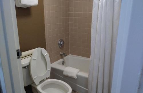 Temple Terrace Hotel | Ramada by Wyndham Temple Terrace/Tampa North