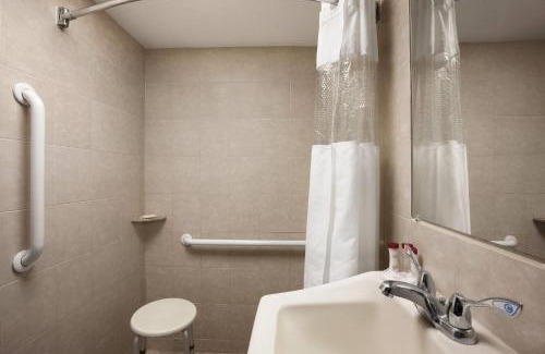 Rockville Centre Hotel | Ramada by Wyndham Rockville Centre