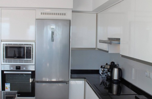 Ciudad Jardin Apartamento | Rare find! Skyline View-Modern family-friendly 4 bedrooms 2 bathroom Flat Malaga