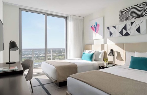 Hollywood South Central Beach Hotel | Rare Gem! Onsite Pool, Kitchen