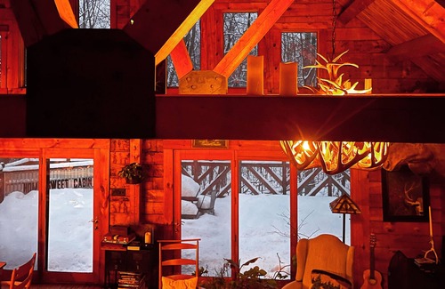 Baptistown Cabina | Rare private cabin retreat surrounded by 1700 acres of woods, yet close to town.