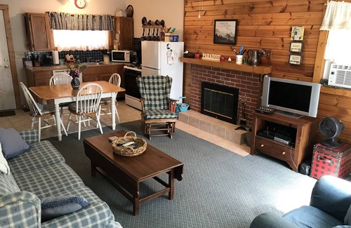 Glouster Cabaña | Ravine Trail Cabin at Burr Oak State Park, Drive in, Hike in, Boat in, Sleep in!