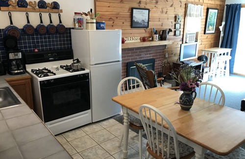 Glouster Cabaña | Ravine Trail Cabin at Burr Oak State Park, Drive in, Hike in, Boat in, Sleep in!