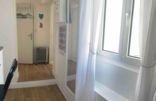 Rueil-Malmaison Apartamento | Ravissant studio cosy et paisible - 10MC