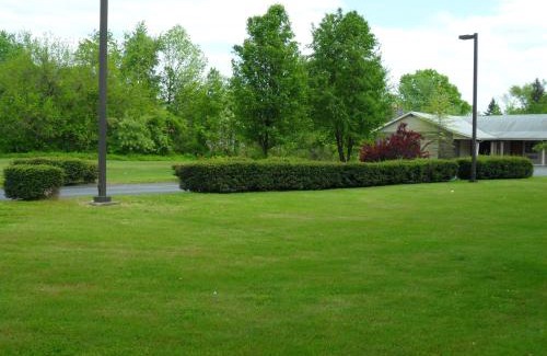 Bellmawr Hotel | Red Carpet Inn Brooklawn