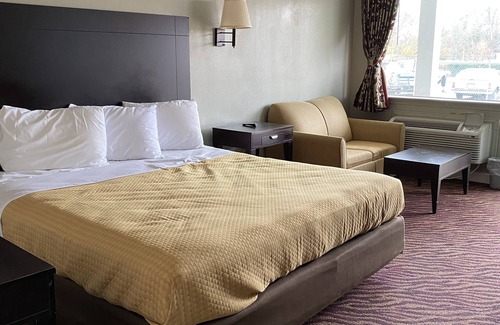 Danville Hotel | Red Carpet Inn & Suites