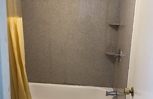 Danville Hotel | Red Carpet Inn & Suites