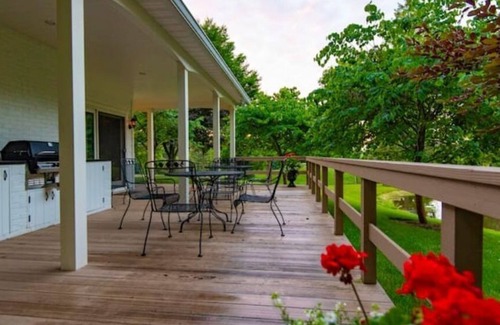 Mansfield Casa | Red Dahlia Guesthouse