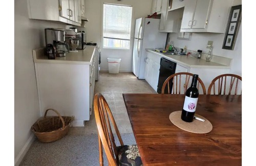 Manchester Otro | Red Dog Farm South Oak - 2 bedroom barn apartment.