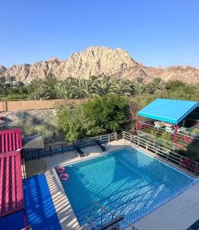 Hatta Chalet De Esquí | Red Hut Resort