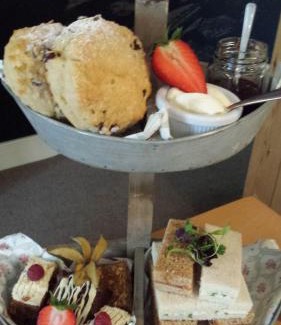 Newbrough Hotel | Red Lion Inn