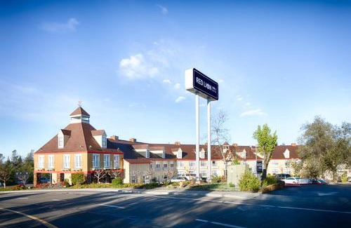 North Auburn Hotel | Red Lion Inn & Suites Auburn