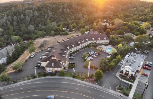 North Auburn Hotel | Red Lion Inn & Suites Auburn