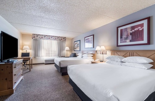 Palm Valley Hotel | Red Lion Inn & Suites Goodyear Phoenix