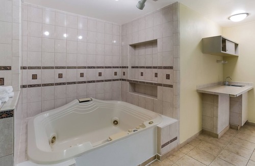 Woodlawn Hotel | Red Roof Inn Baltimore