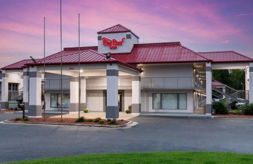 Cape Fear Hotel | Red Roof Inn Fayetteville I-95