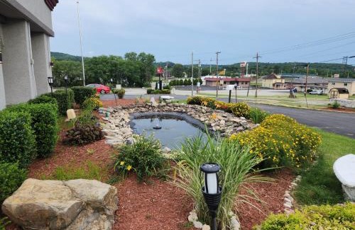 New Stanton Hotel | Red Roof Inn New Stanton